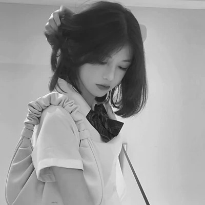 黑白现代美女头像