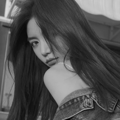 黑白现代美女头像