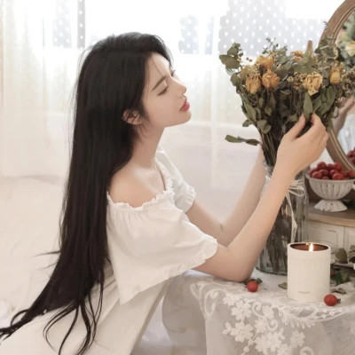 2025新款好看有气质的女生头像