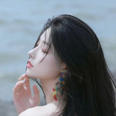 2025新款好看有气质的女生头像