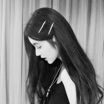 高级感美女头像高清黑白