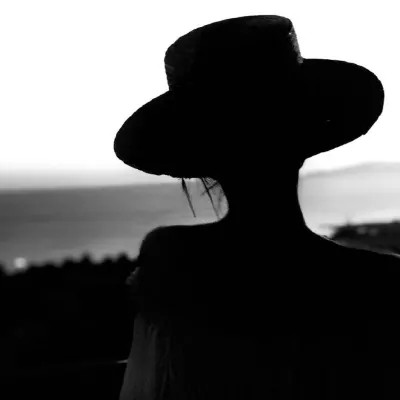 高级感美女头像高清黑白