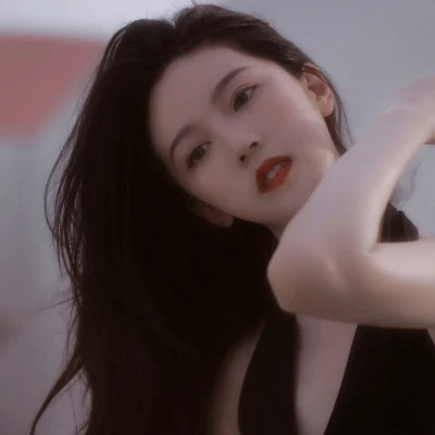 女生的微信头像最火爆2025