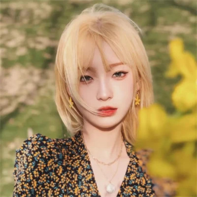 女生的微信头像最火爆2025