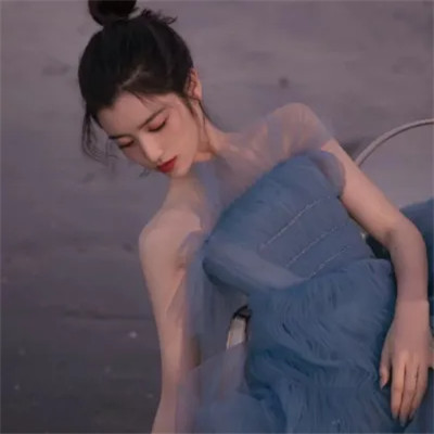 女生的微信头像最火爆2025