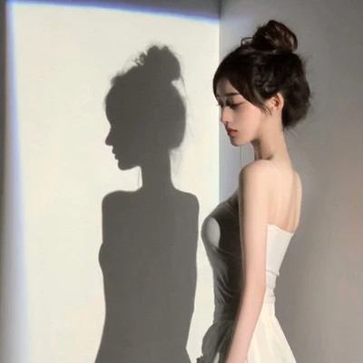 女生的微信头像最火爆2025