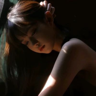 女生的微信头像最火爆2025