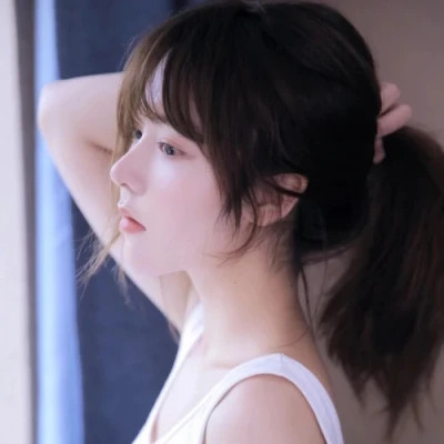 女生的微信头像最火爆2025