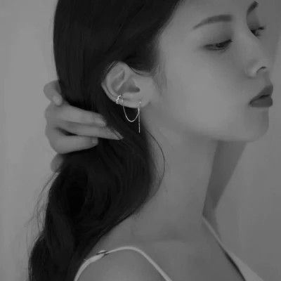2025抖音最火的黑白头像女