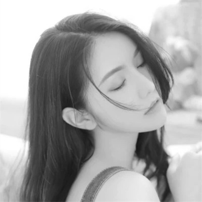 2025抖音最火的黑白头像女