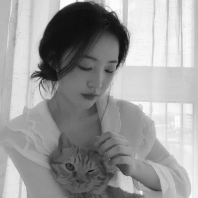 2025抖音最火的黑白头像女