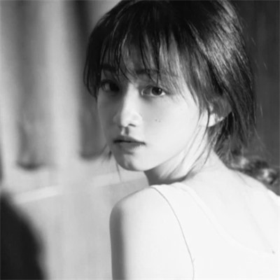 2025抖音最火的黑白头像女