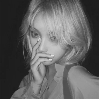 2025抖音最火的黑白头像女