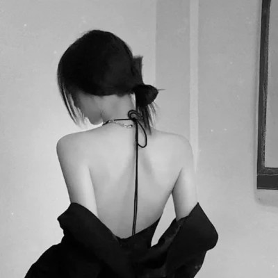 2025抖音最火的黑白头像女