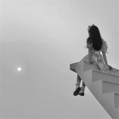 2025抖音最火的黑白头像女