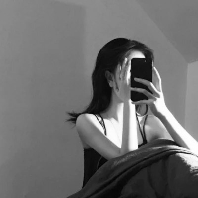 2025抖音最火的黑白头像女