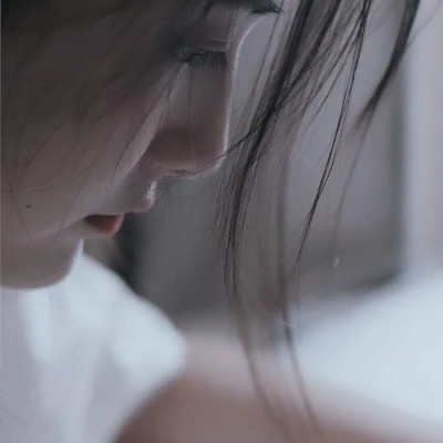 2025最火的伤感女生头像