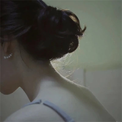 2025最火的伤感女生头像