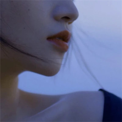 2025最火的伤感女生头像