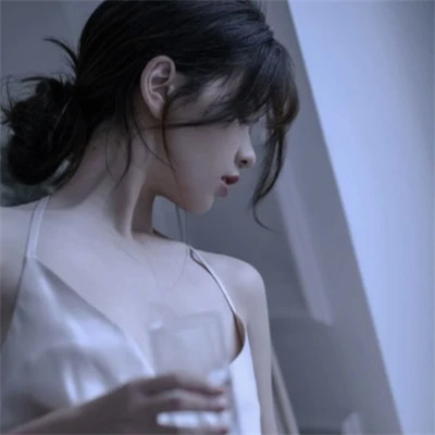 2025最火的伤感女生头像