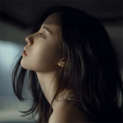 2025最火的伤感女生头像