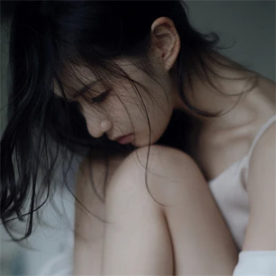2025最火的伤感女生头像