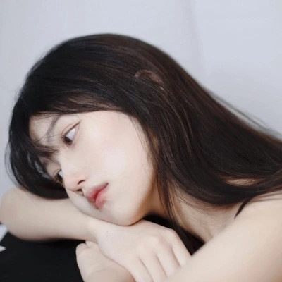 2025最火的伤感女生头像