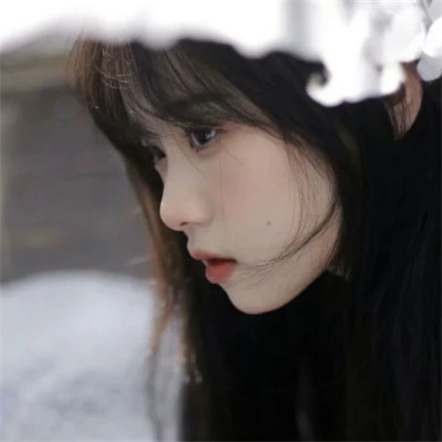 2025最火的伤感女生头像