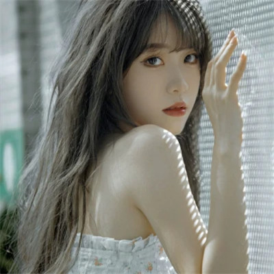 2025最火的伤感女生头像