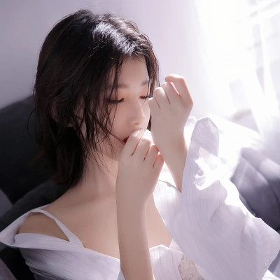 2025最火的伤感女生头像