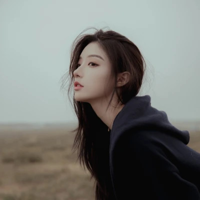 图片2025新图片伤感女生头像