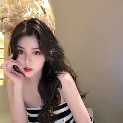 图片2025新图片伤感女生头像