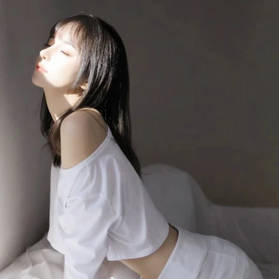 图片2025新图片伤感女生头像