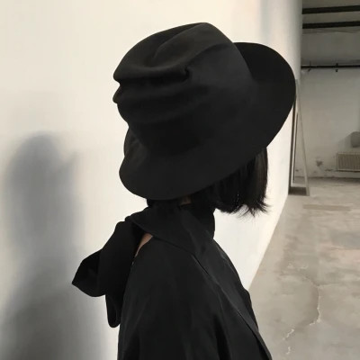 2025年的伤心的图片头像女生