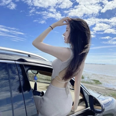 2025年的伤心的图片头像女生