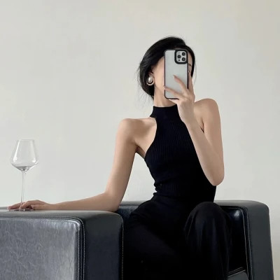 2025年的伤心的图片头像女生