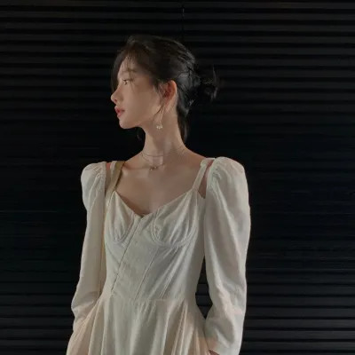 2025年的伤心的图片头像女生