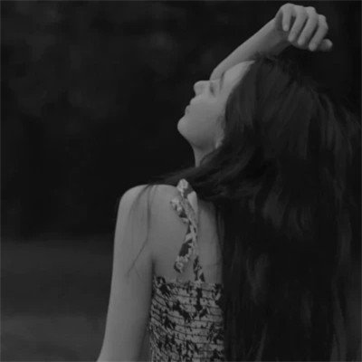 伤感黑白女头