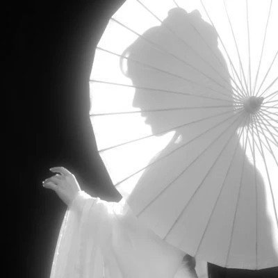 伤感黑白女头