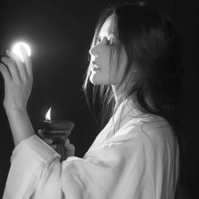 伤感黑白女头