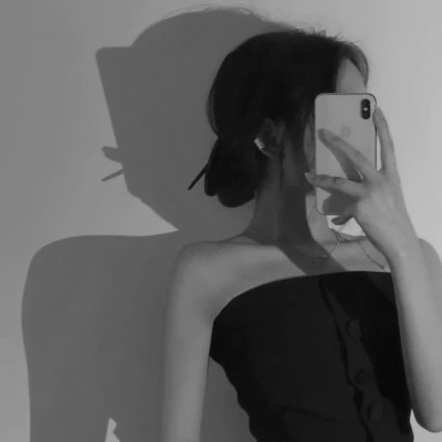 伤感黑白女头