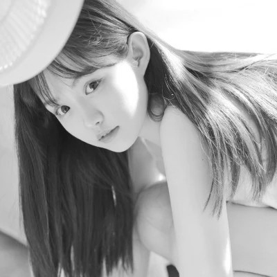 伤感黑白女头
