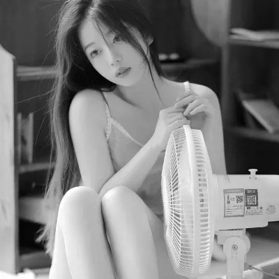 伤感黑白女头