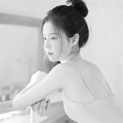 伤感黑白女头