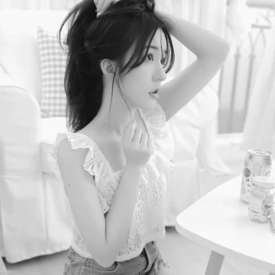 伤感黑白女头