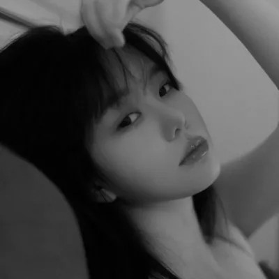 伤感黑白女头