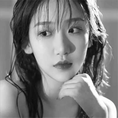女生黑白高级伤感头像