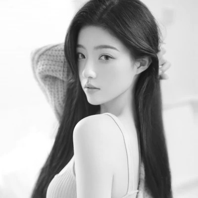 女生黑白高级伤感头像