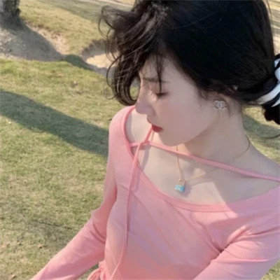 2025最火头像女伤感真人图片