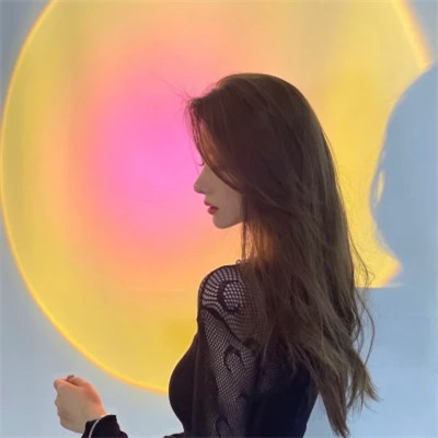 2025最火头像女伤感真人图片